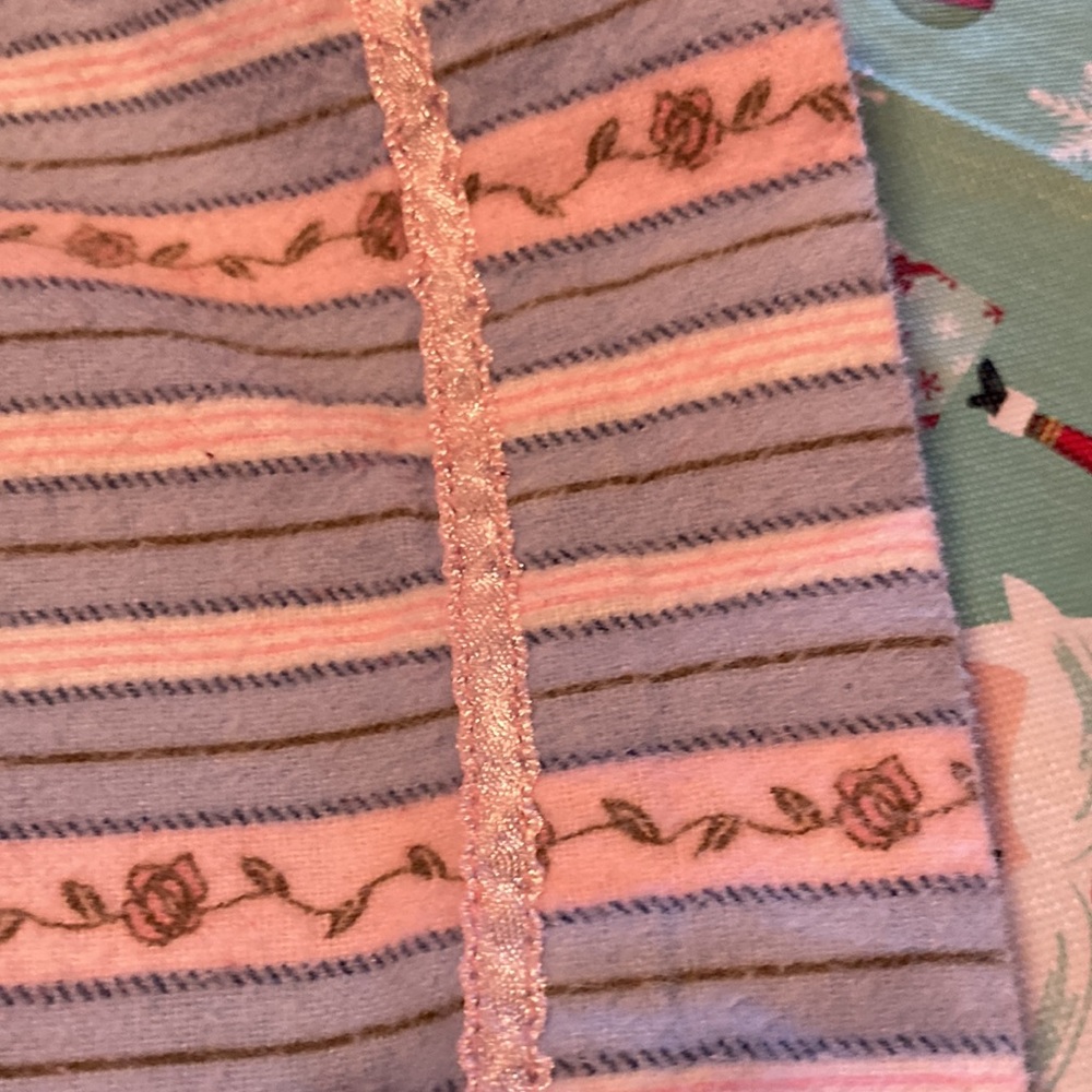 ❤️ Flannel Rose Print Pj Bottoms - Picture 5 of 5